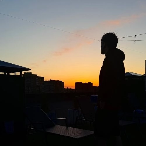 Она не в курсе