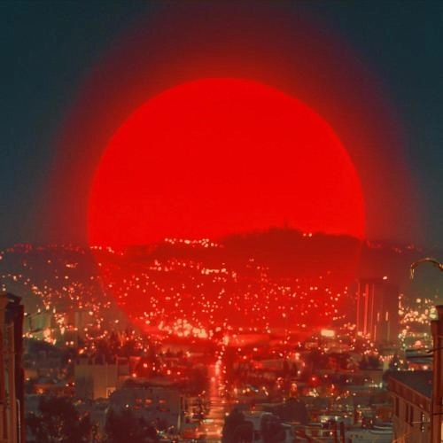 Красное солнце