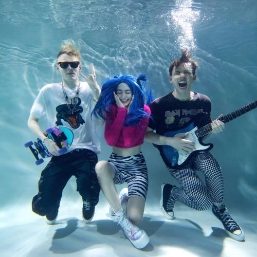 Я не буду твоим другом